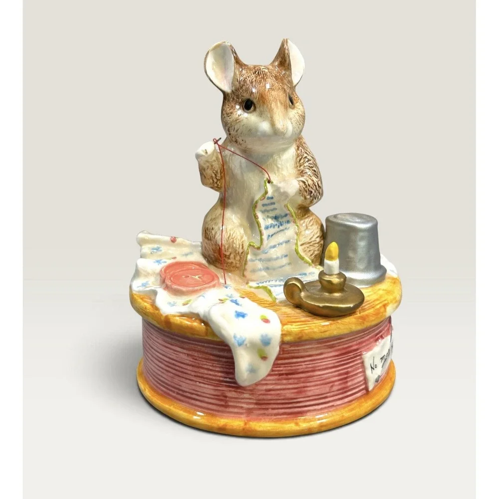Enesco Beatrix Potter No More Twist Music Box Mouse Brahms Lullaby 1996 Works